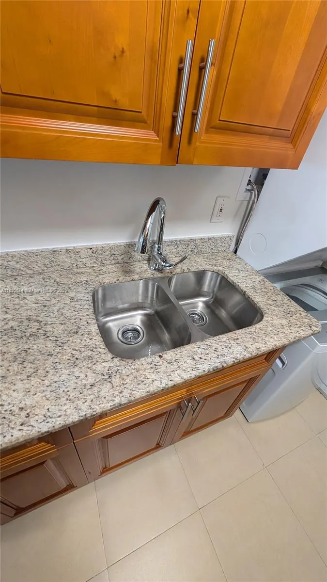 716 NW 14th Way, #1