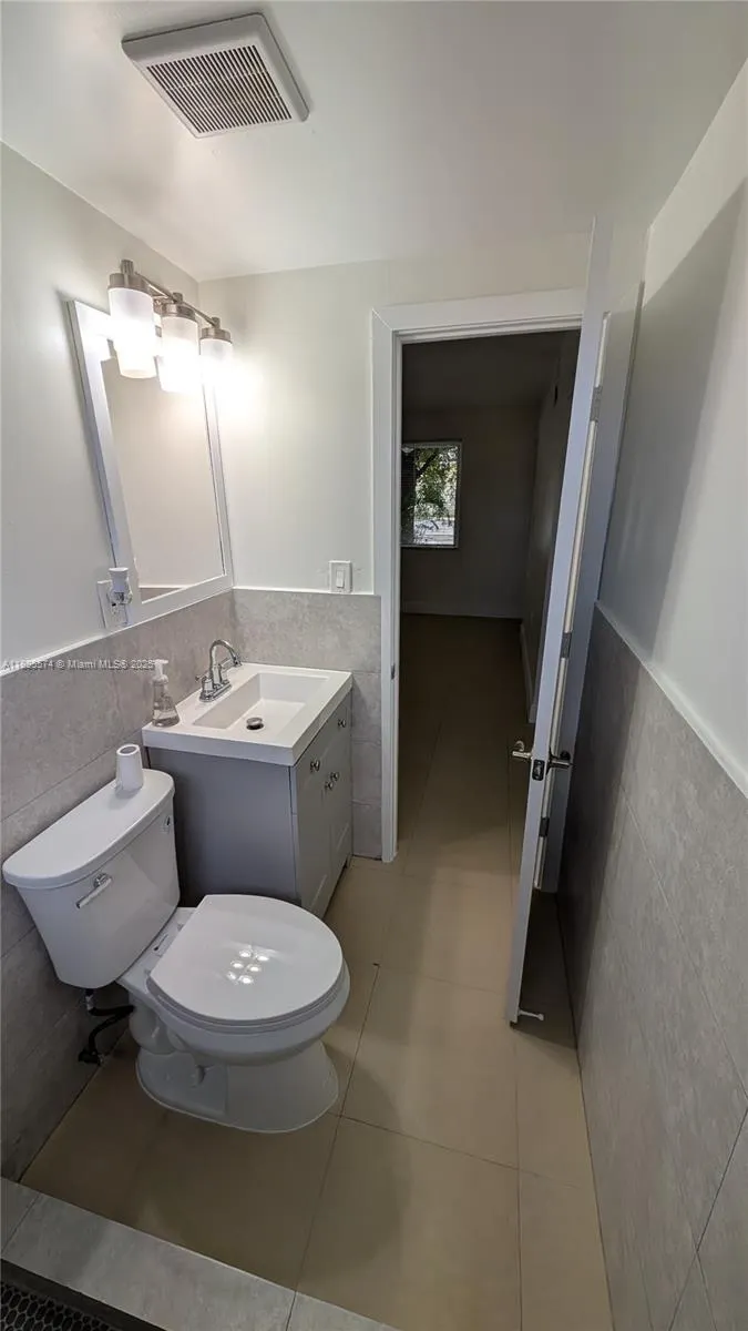 716 NW 14th Way, #1