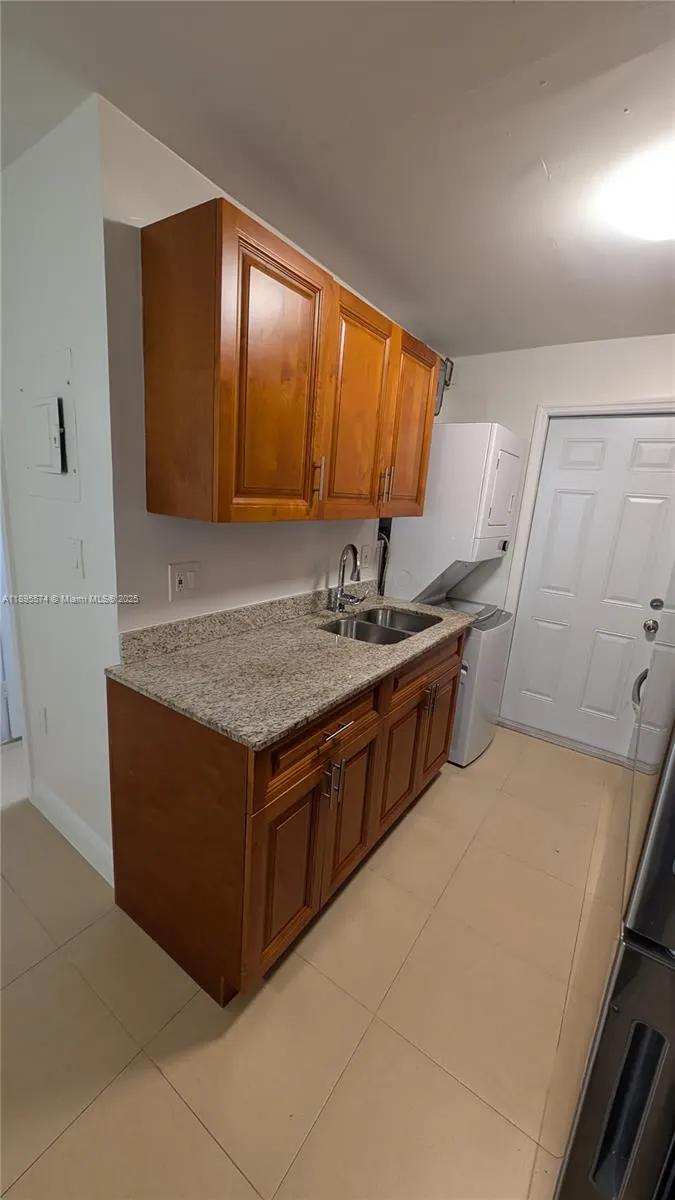716 NW 14th Way, #1