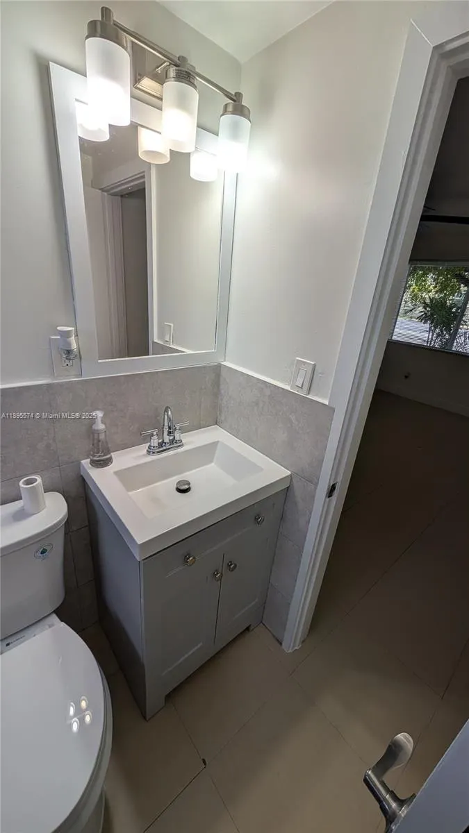 716 NW 14th Way, #1