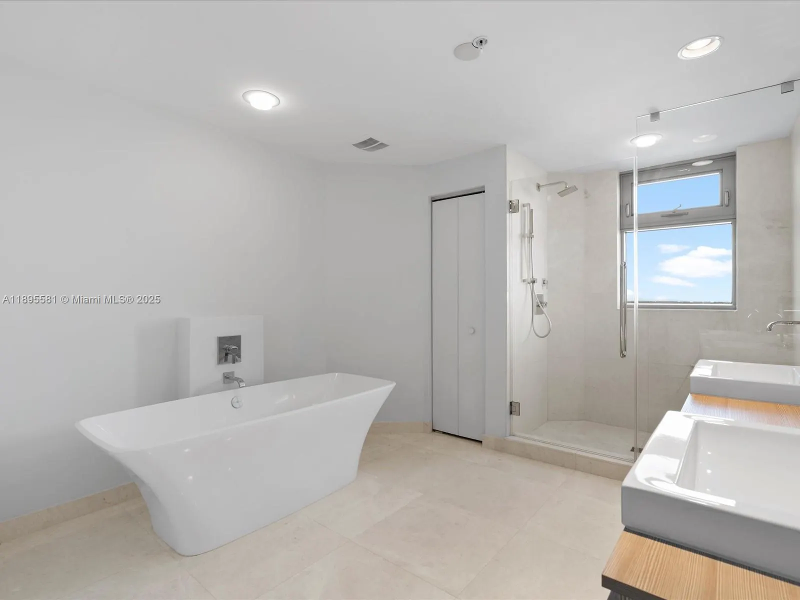 17301 Biscayne Blvd, #1704