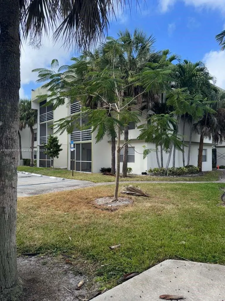 4235 N University Dr, #104