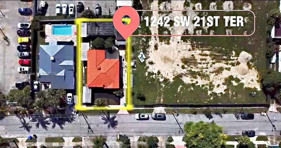 1242 SW 21st Ter