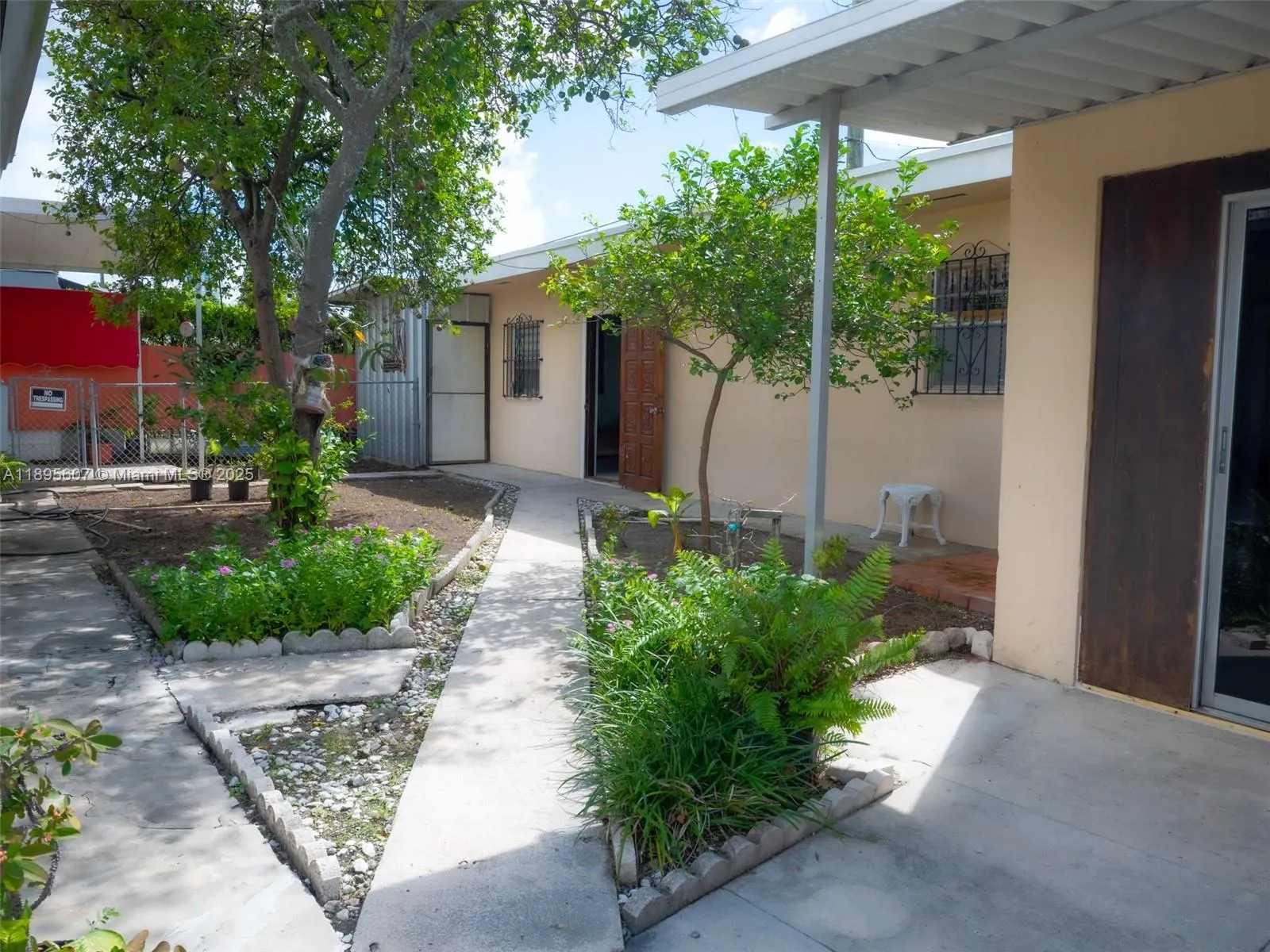 1242 SW 21st Ter