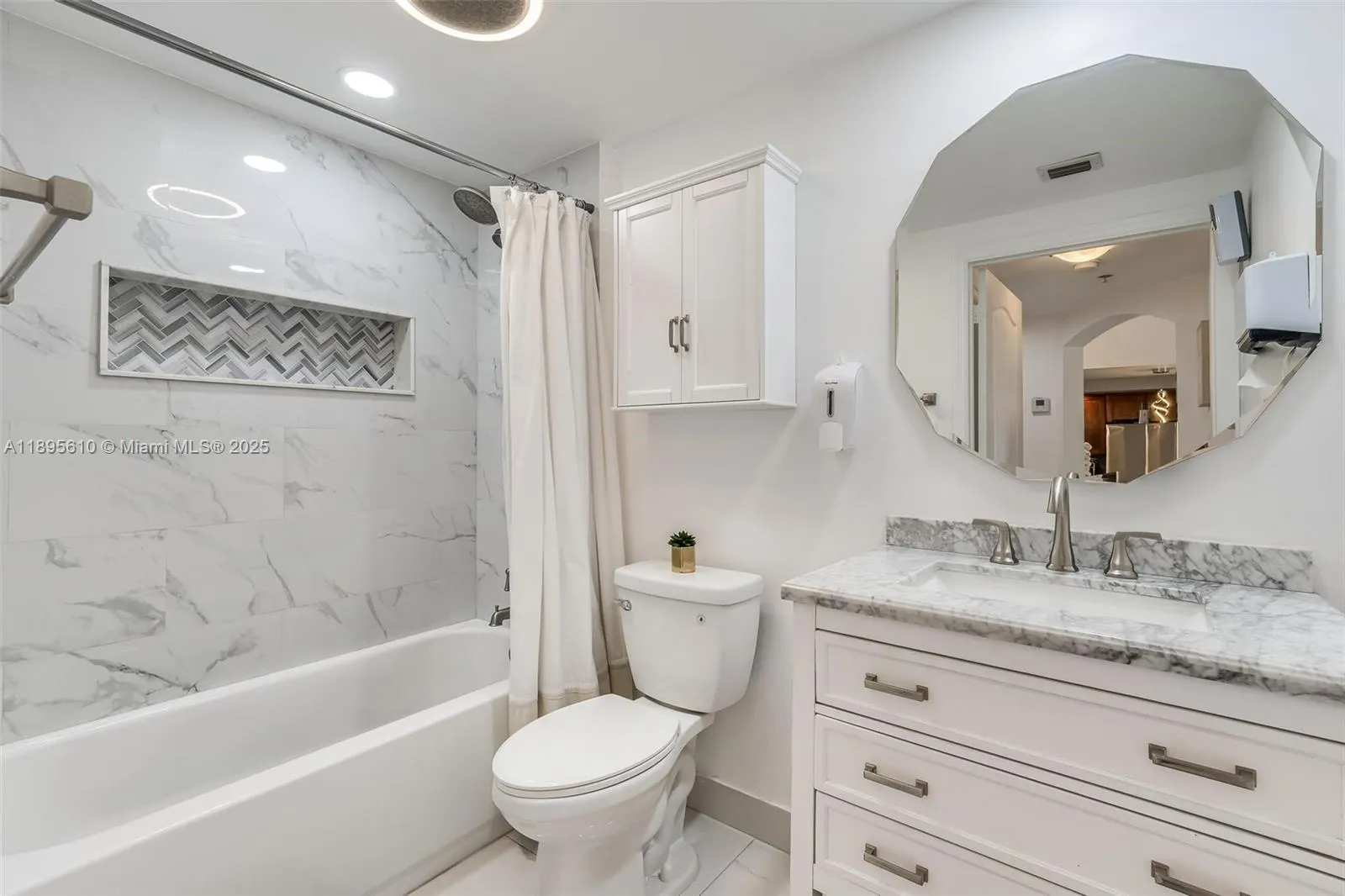 100 N Federal Hwy, #1413