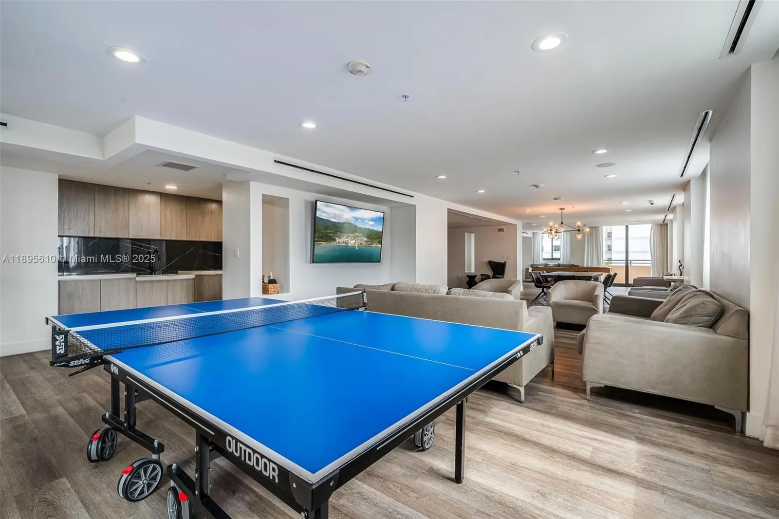 100 N Federal Hwy, #1413