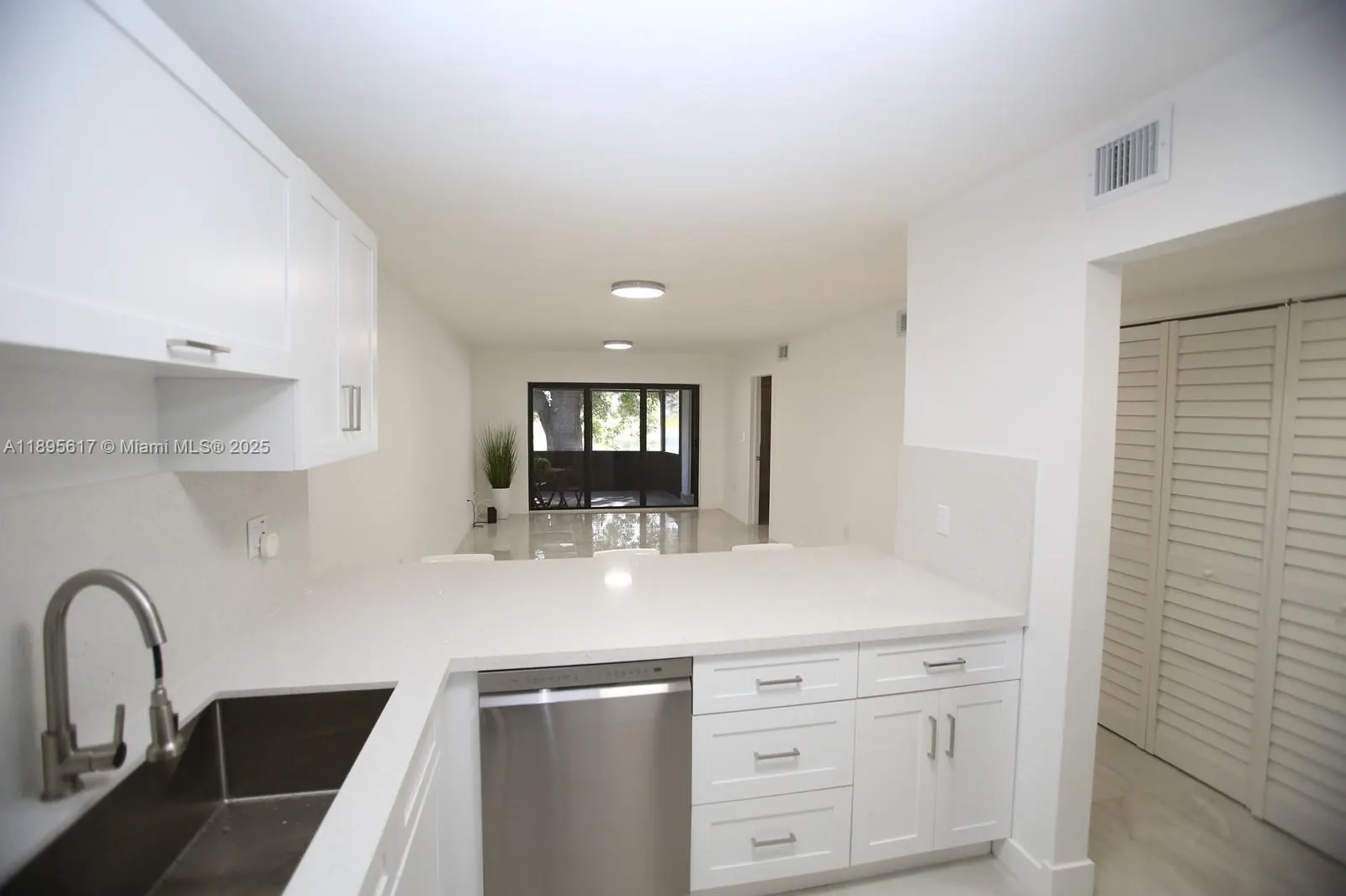 510 W Park Dr, #105