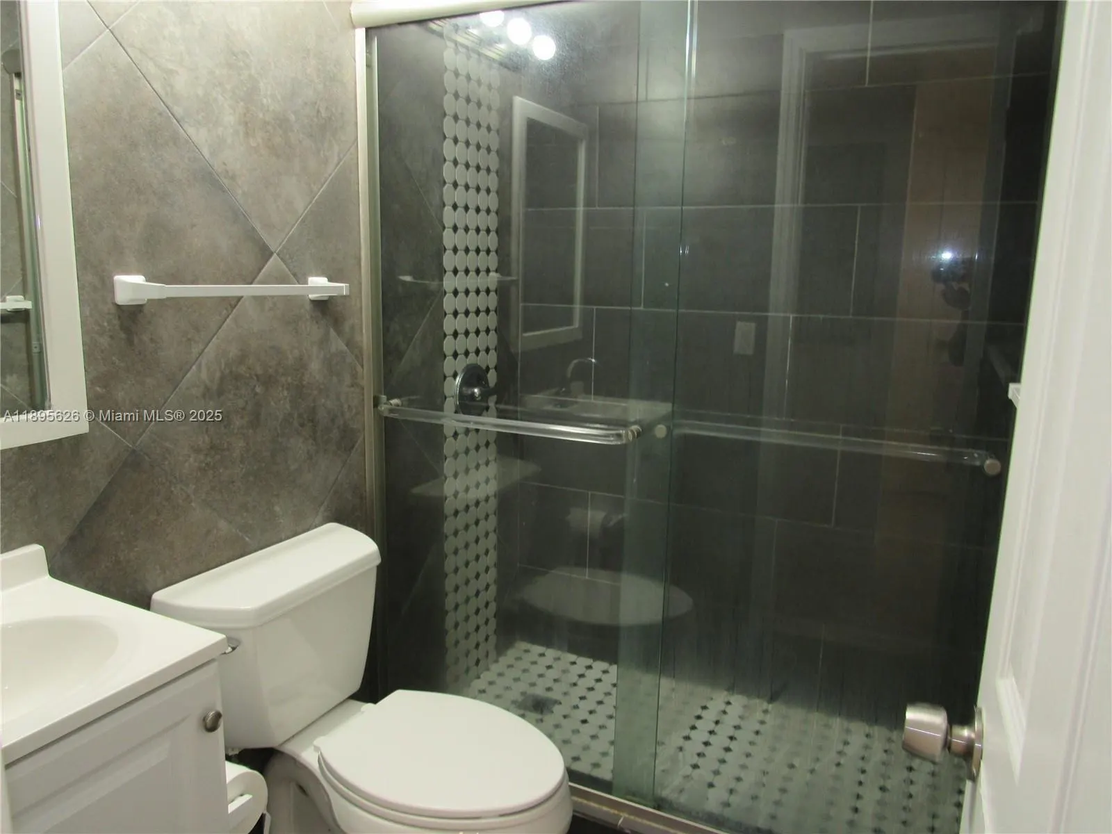 440 NW 15TH Avenue