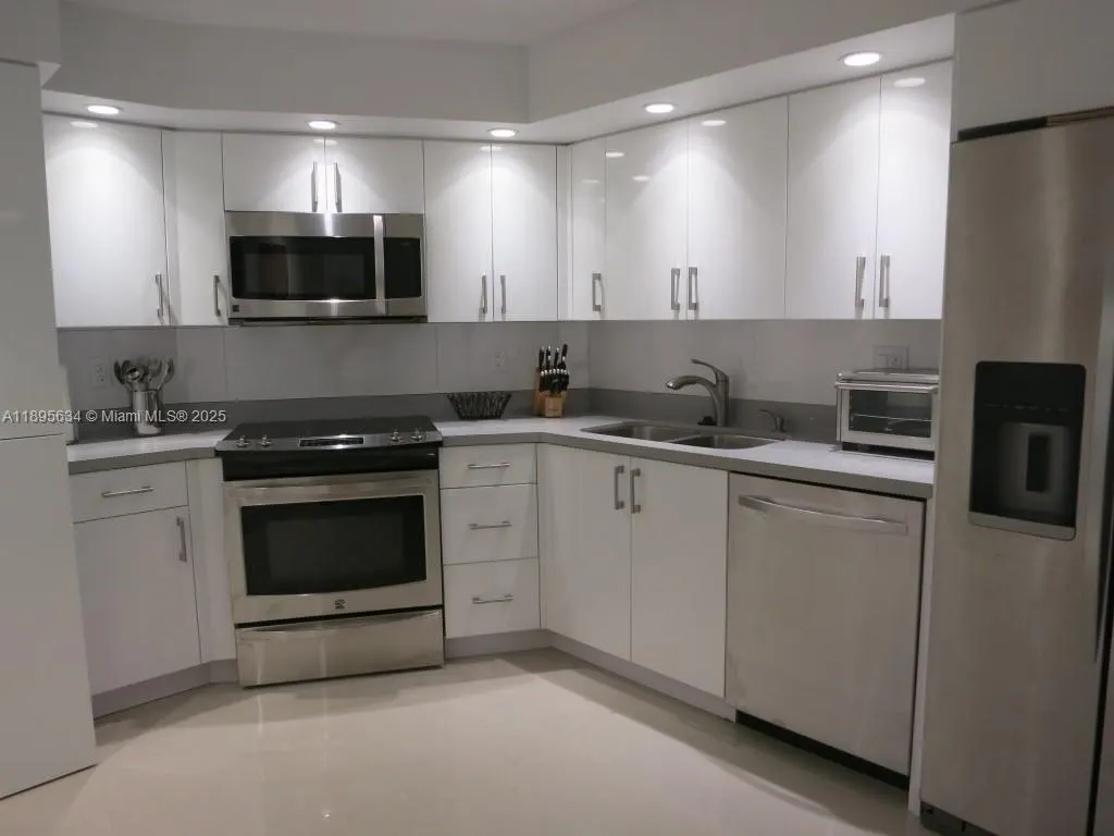 1111 Crandon Blvd, #C403