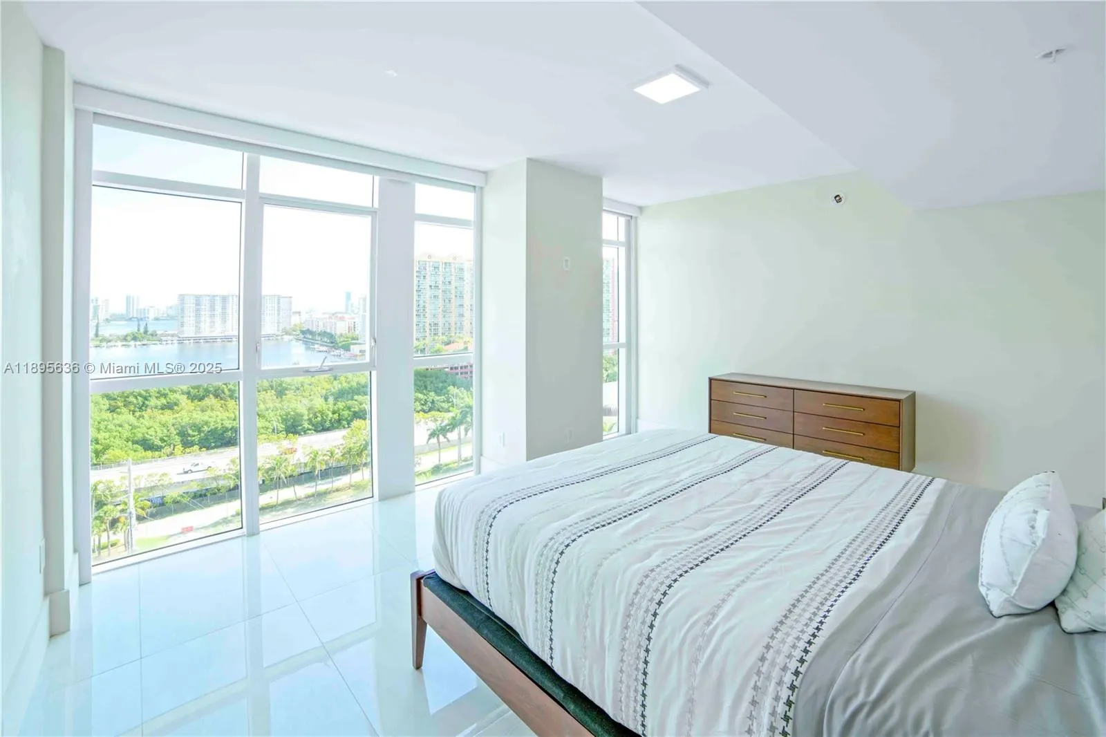 400 Sunny Isles Blvd, #1408