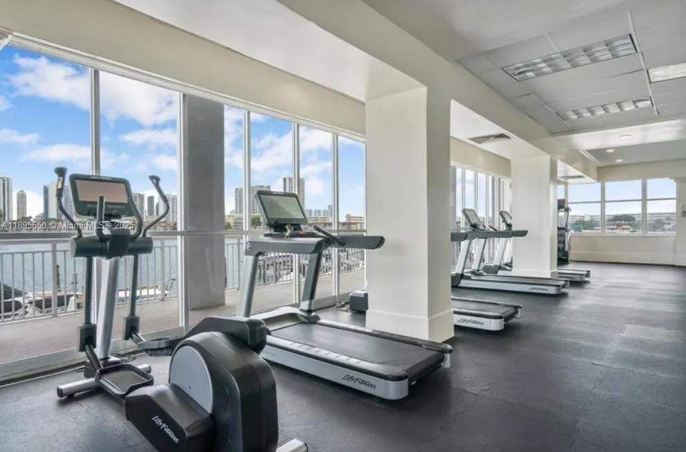 18061 Biscayne Blvd, #1602