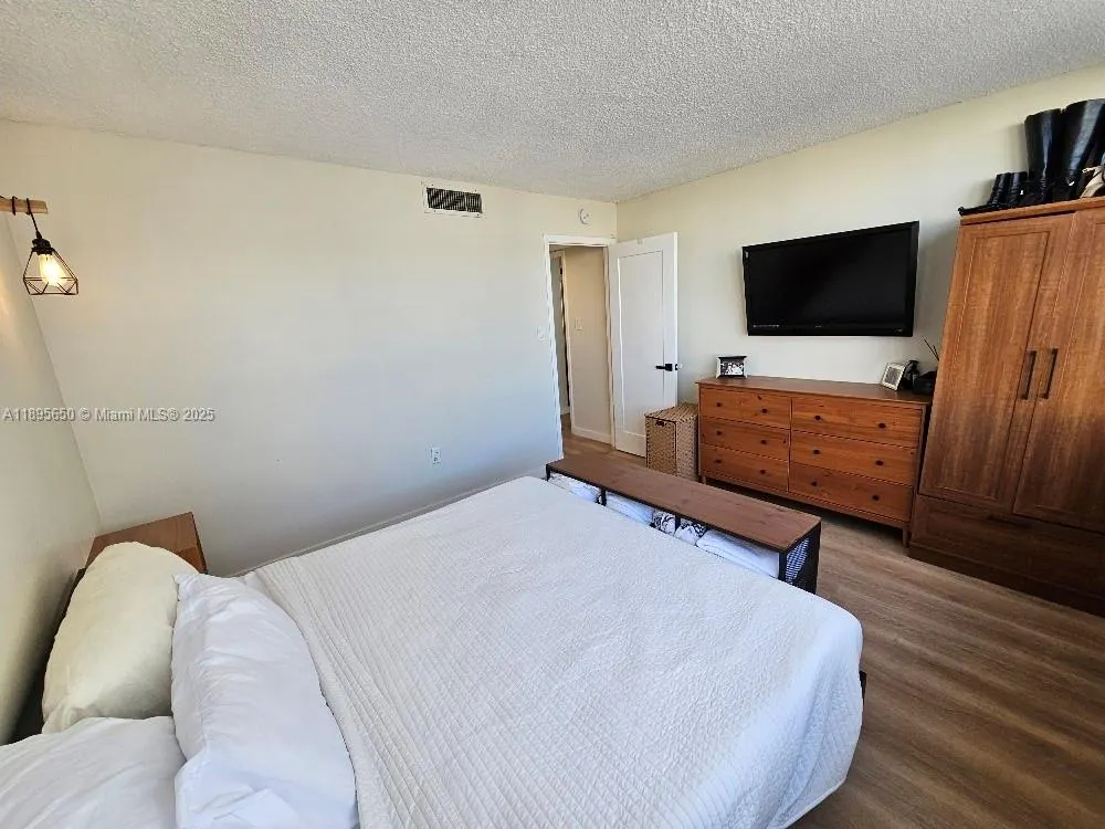 18061 Biscayne Blvd, #1602