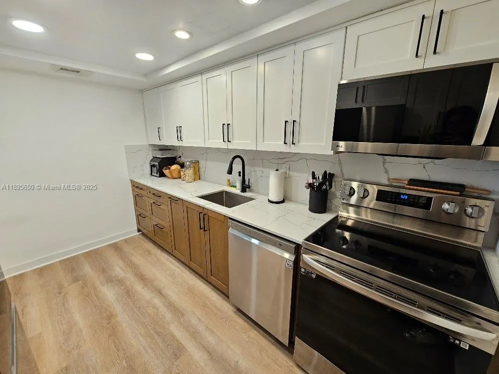 18061 Biscayne Blvd, #1602