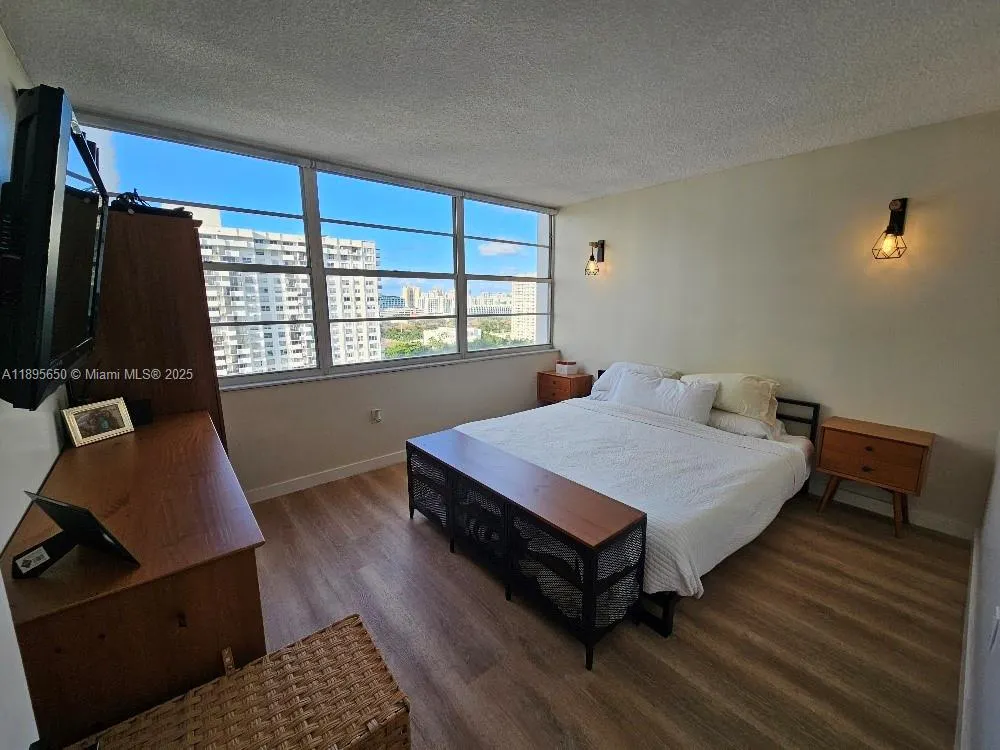 18061 Biscayne Blvd, #1602