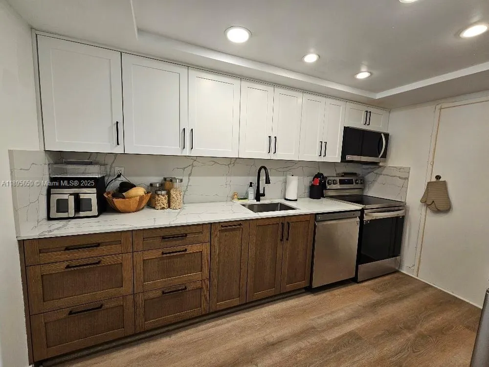 18061 Biscayne Blvd, #1602