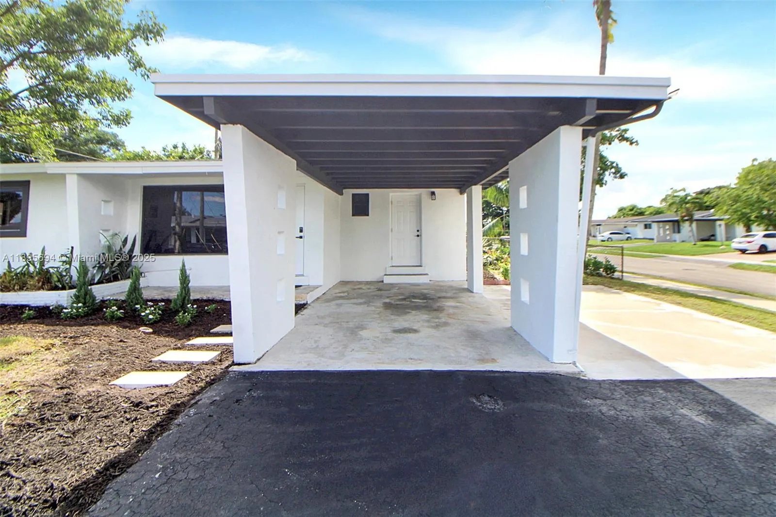 2880 SW 2nd St