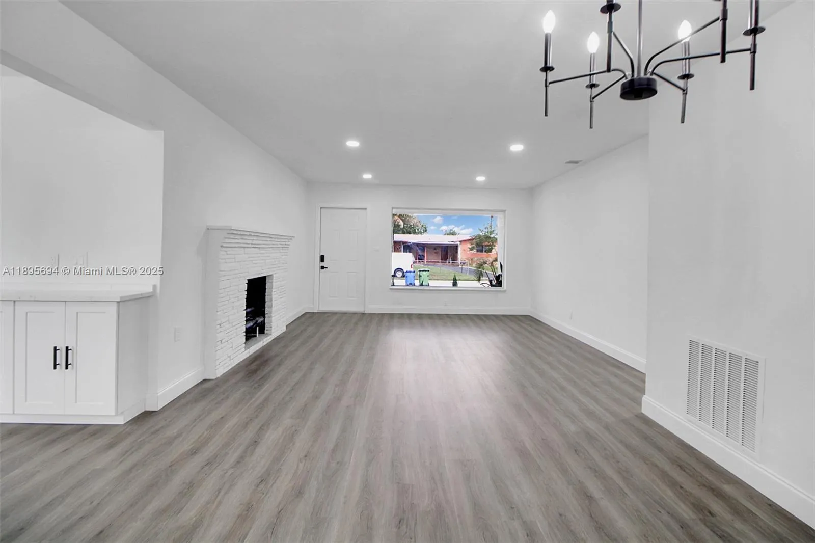 2880 SW 2nd St