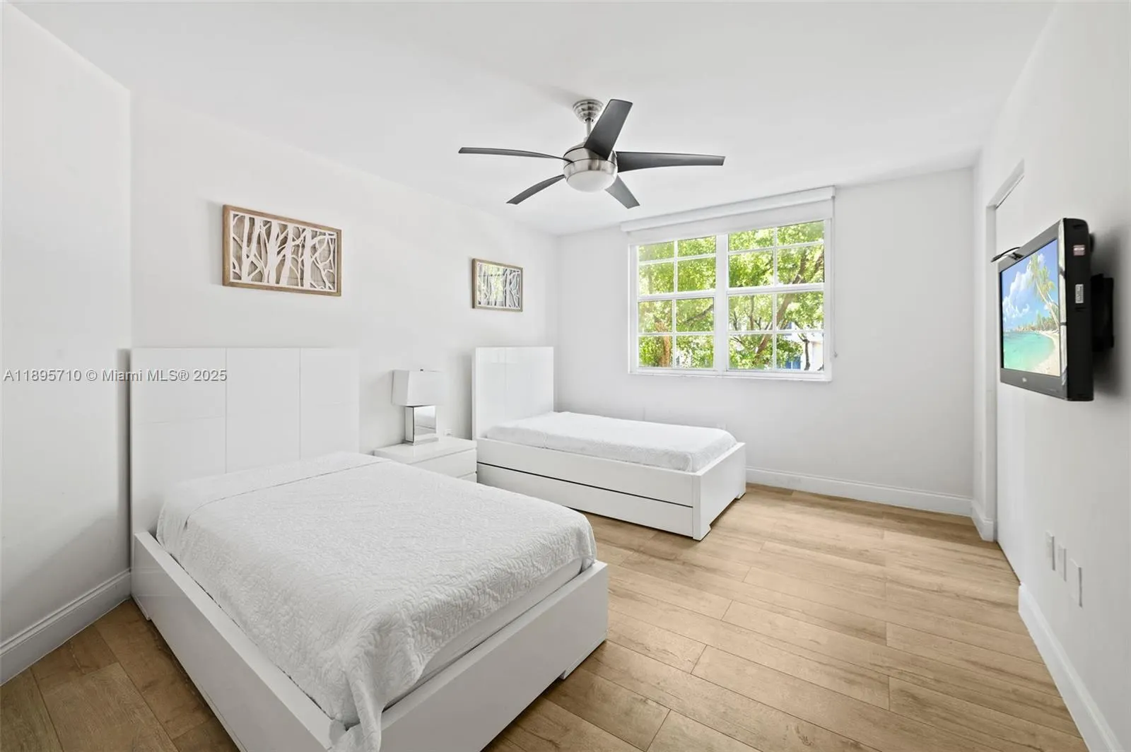 19555 E Country Club Dr, #8308