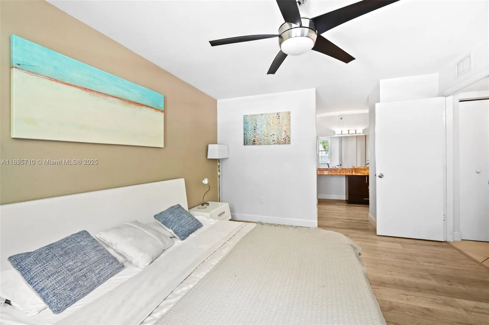 19555 E Country Club Dr, #8308