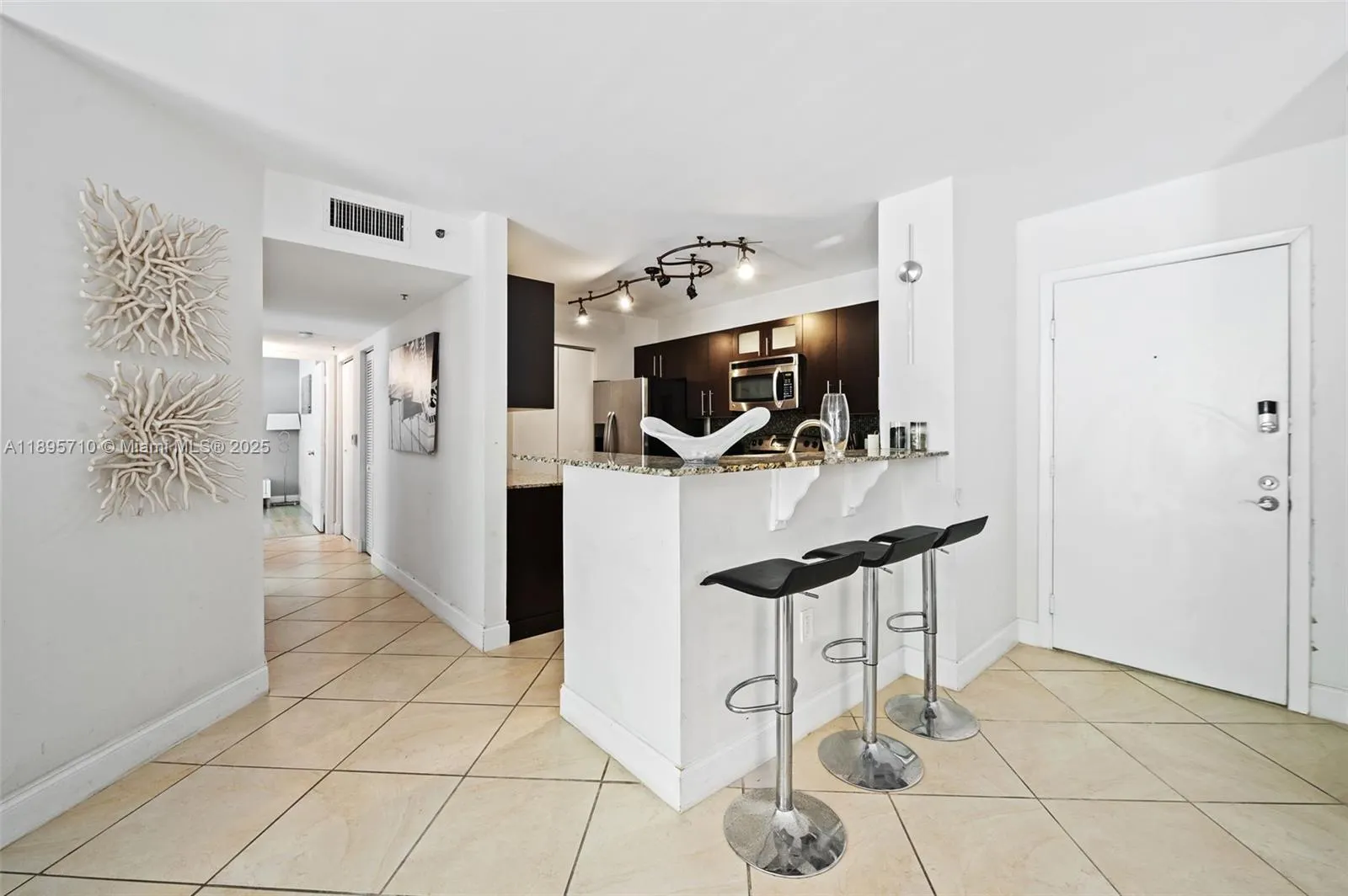 19555 E Country Club Dr, #8308