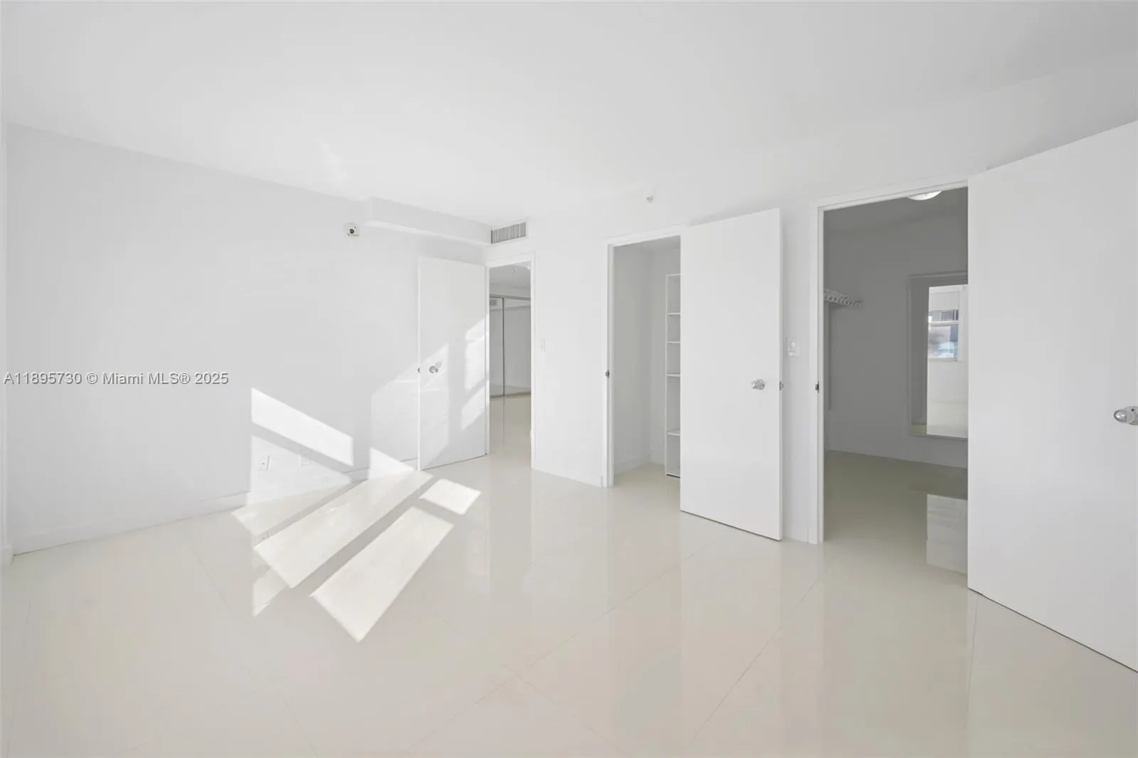 9195 Collins Ave, #812