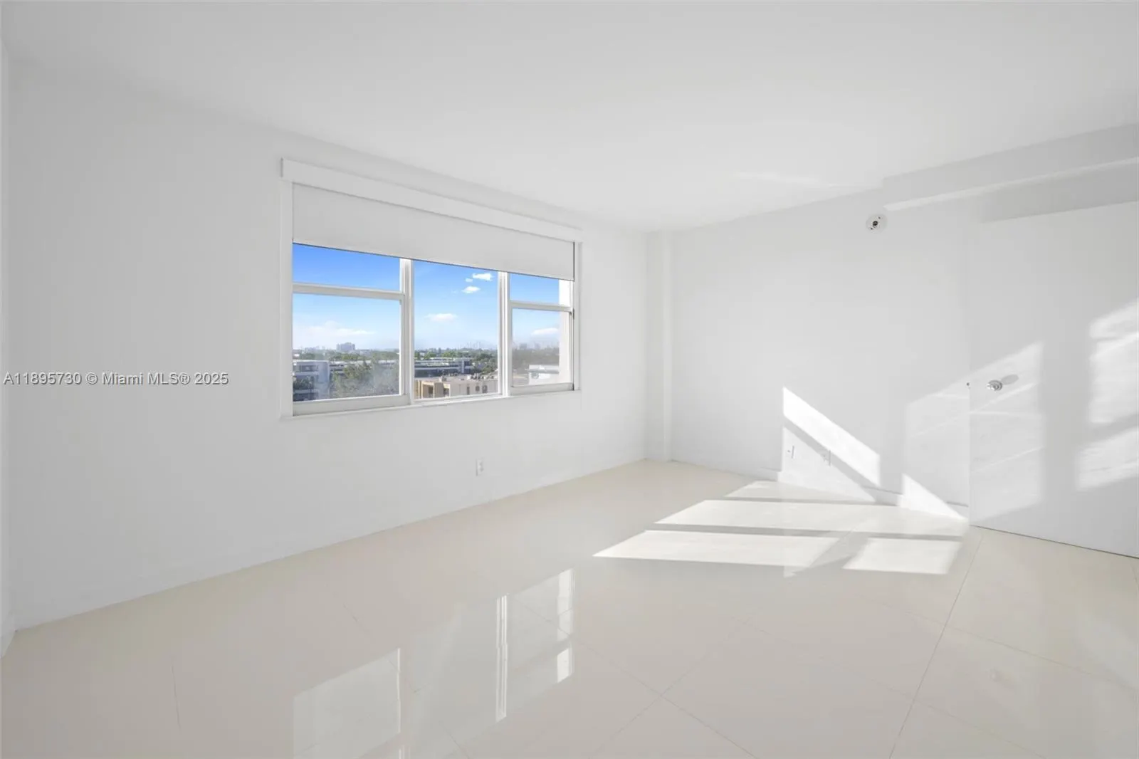 9195 Collins Ave, #812