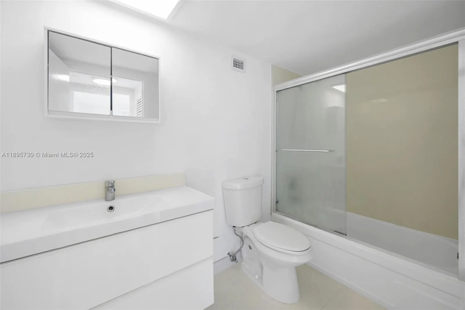 9195 Collins Ave, #812