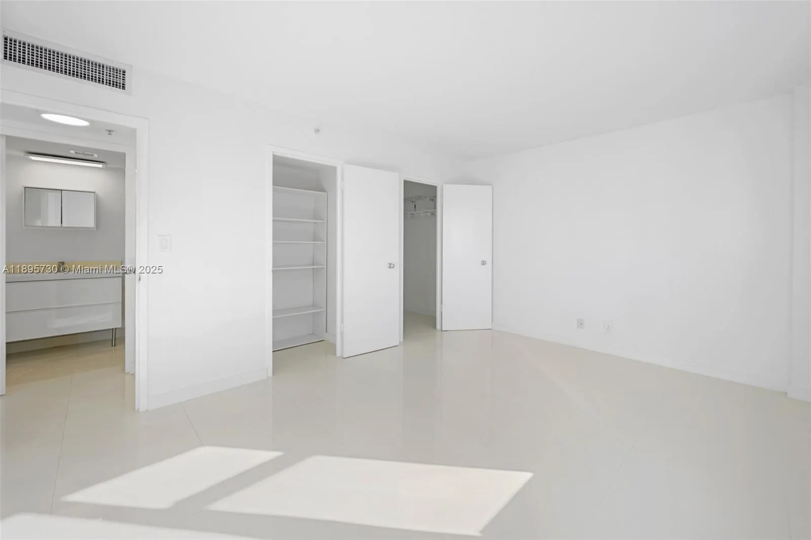 9195 Collins Ave, #812