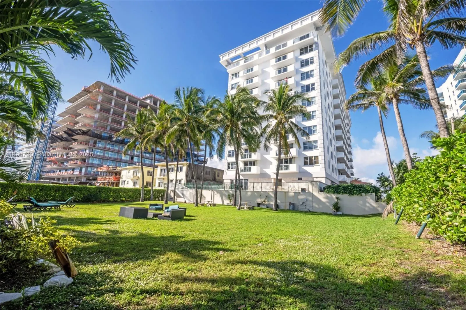9195 Collins Ave, #812