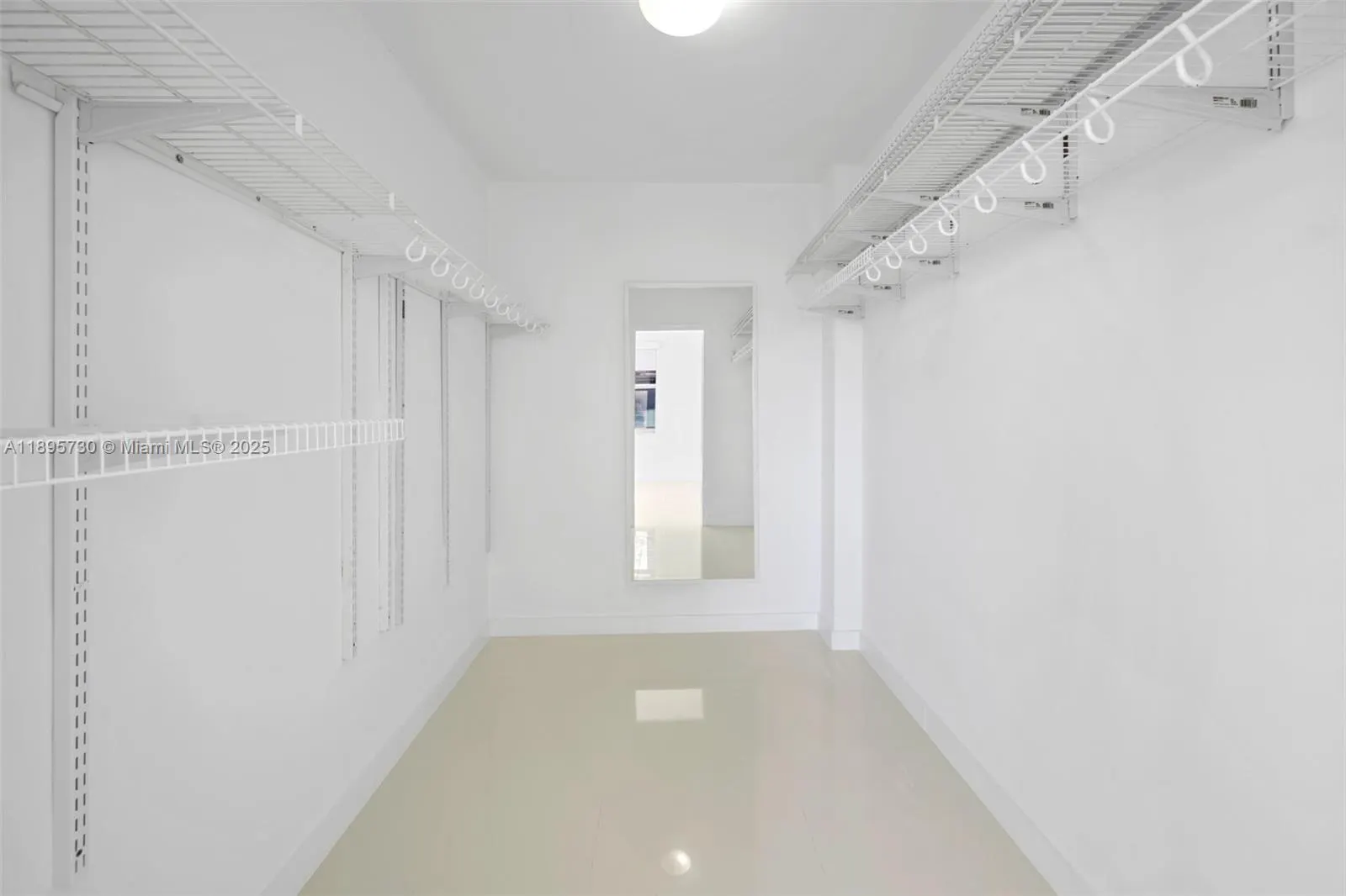 9195 Collins Ave, #812