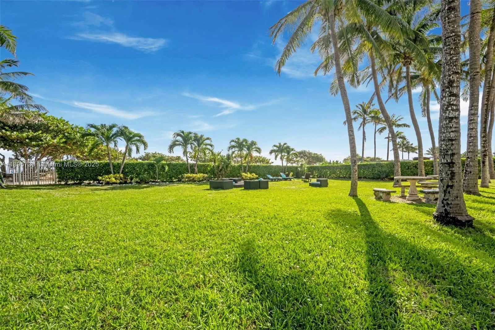 9195 Collins Ave, #812