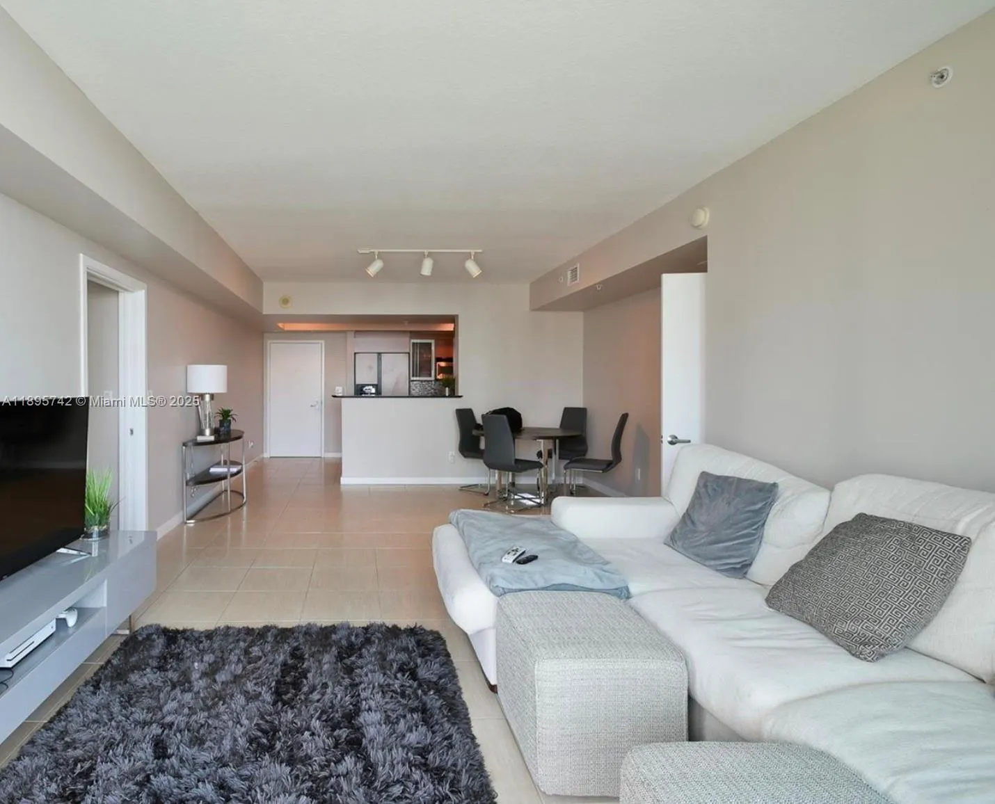 335 S Biscayne Blvd, #2707