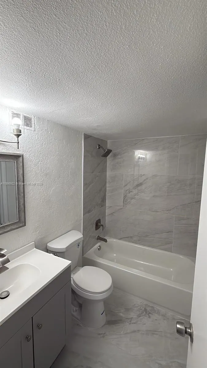 1251 NE 108th St, #110