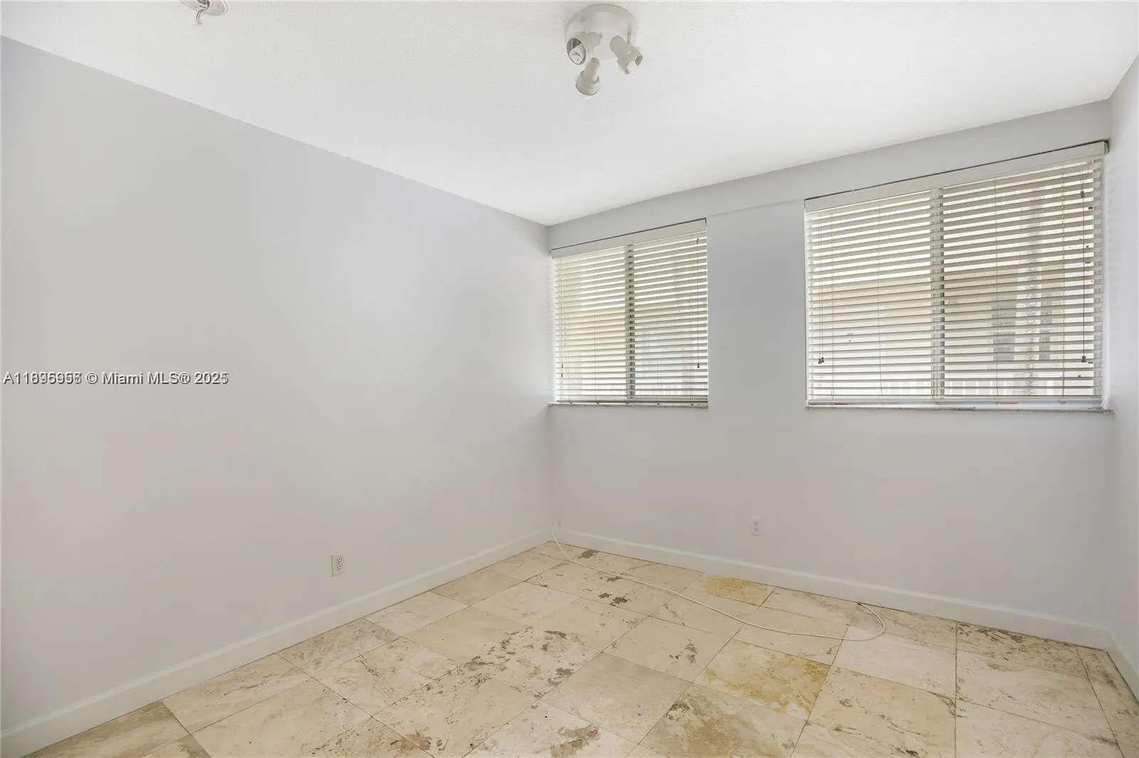 1025 SW 7th Ave, #9