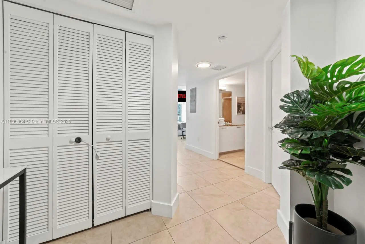 41 SE 5th St, #1901