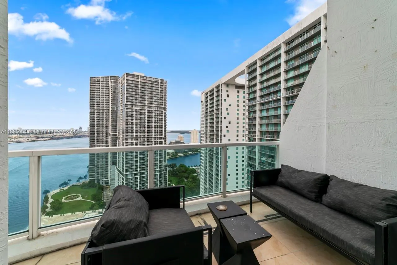 41 SE 5th St, #1901