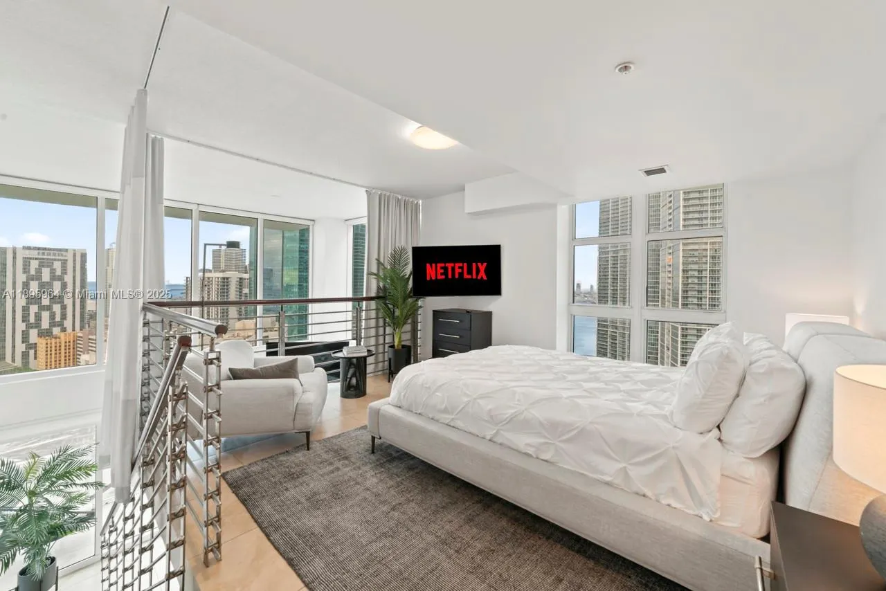 41 SE 5th St, #1901