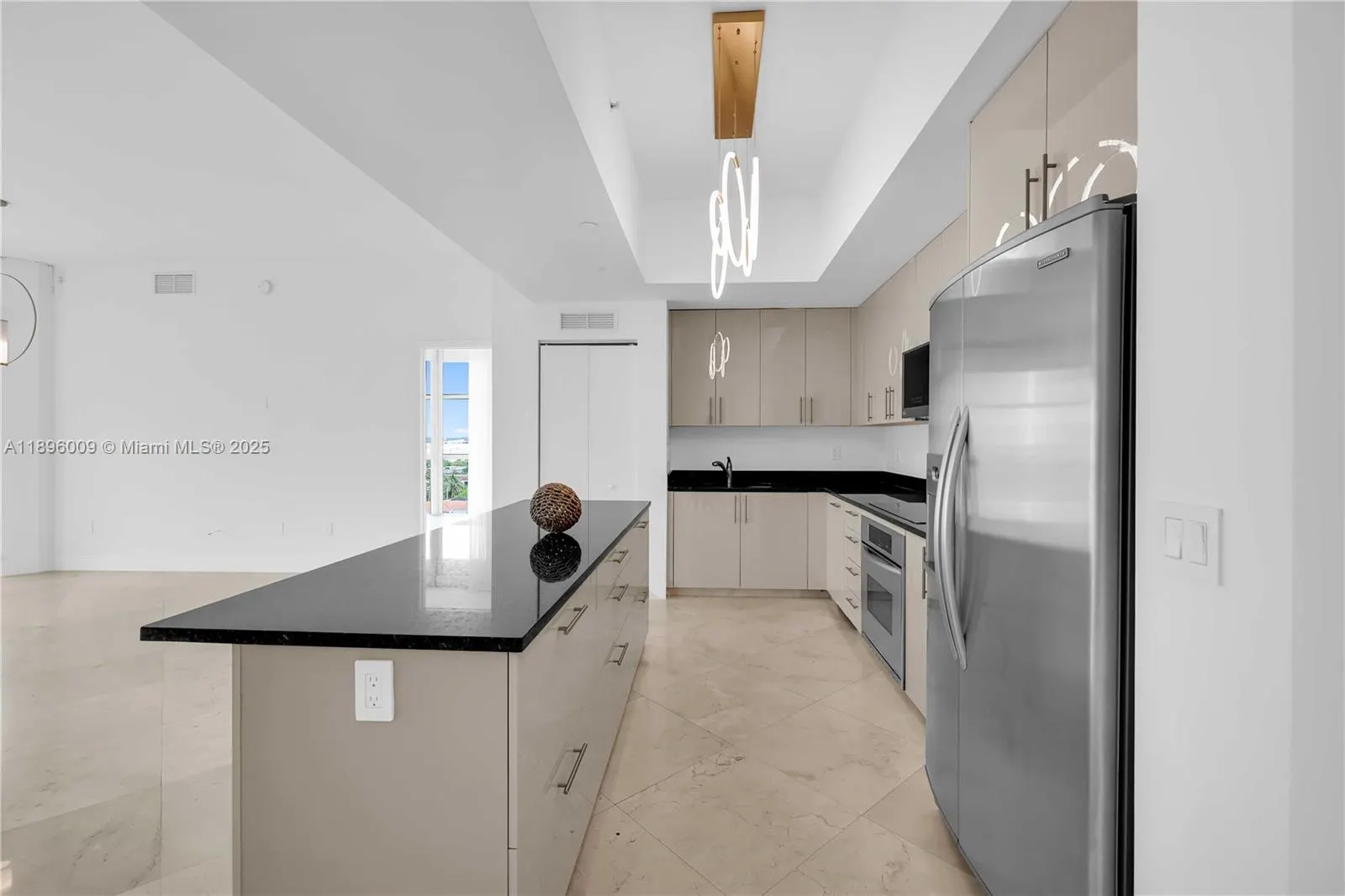 3131 NE 188th St, #2-1005