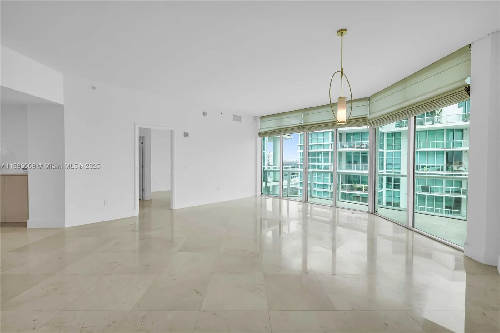 3131 NE 188th St, #2-1005