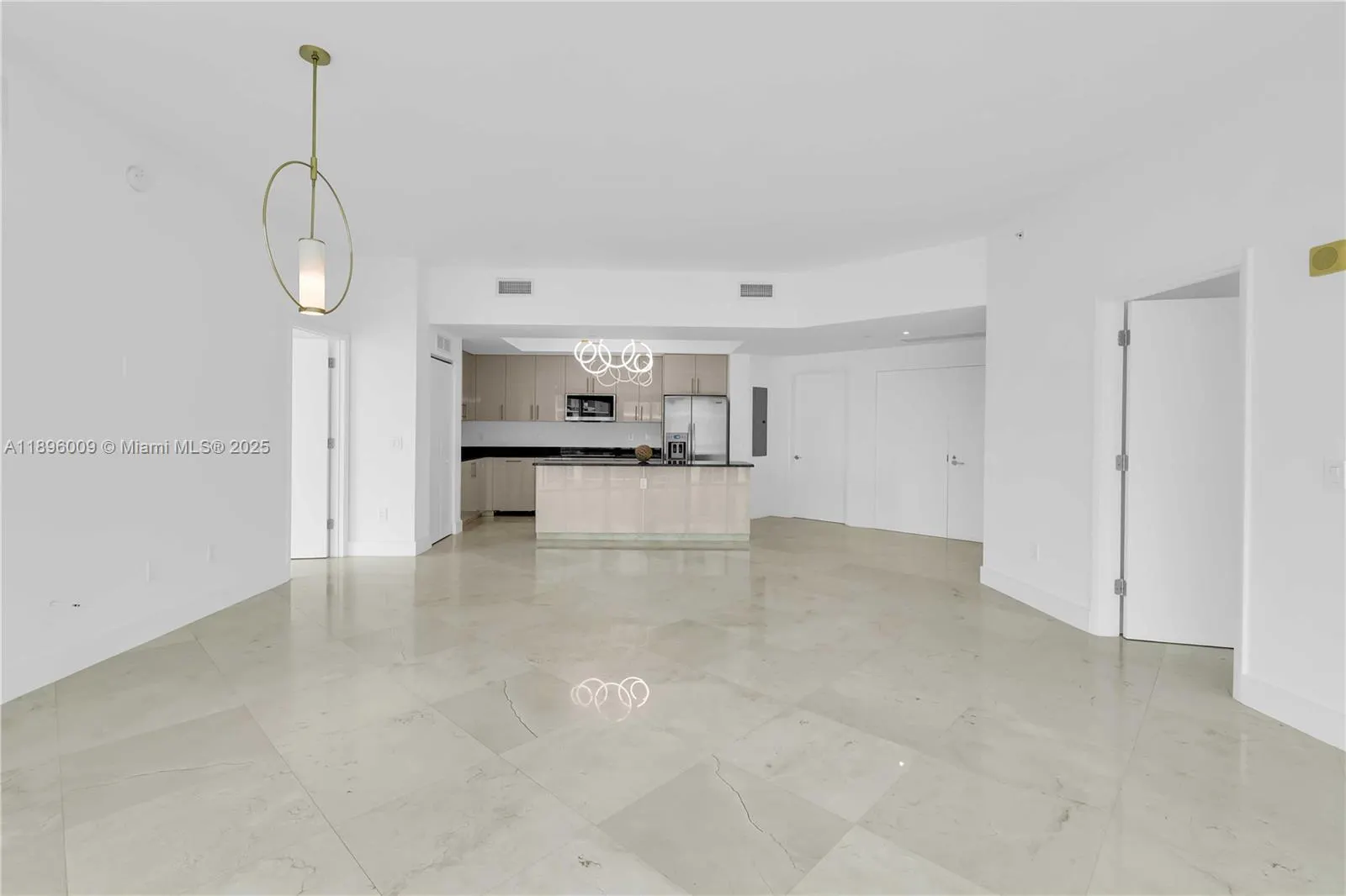 3131 NE 188th St, #2-1005