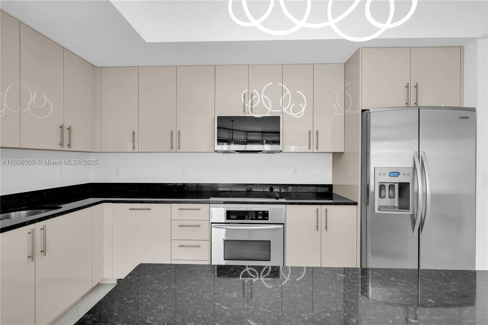 3131 NE 188th St, #2-1005