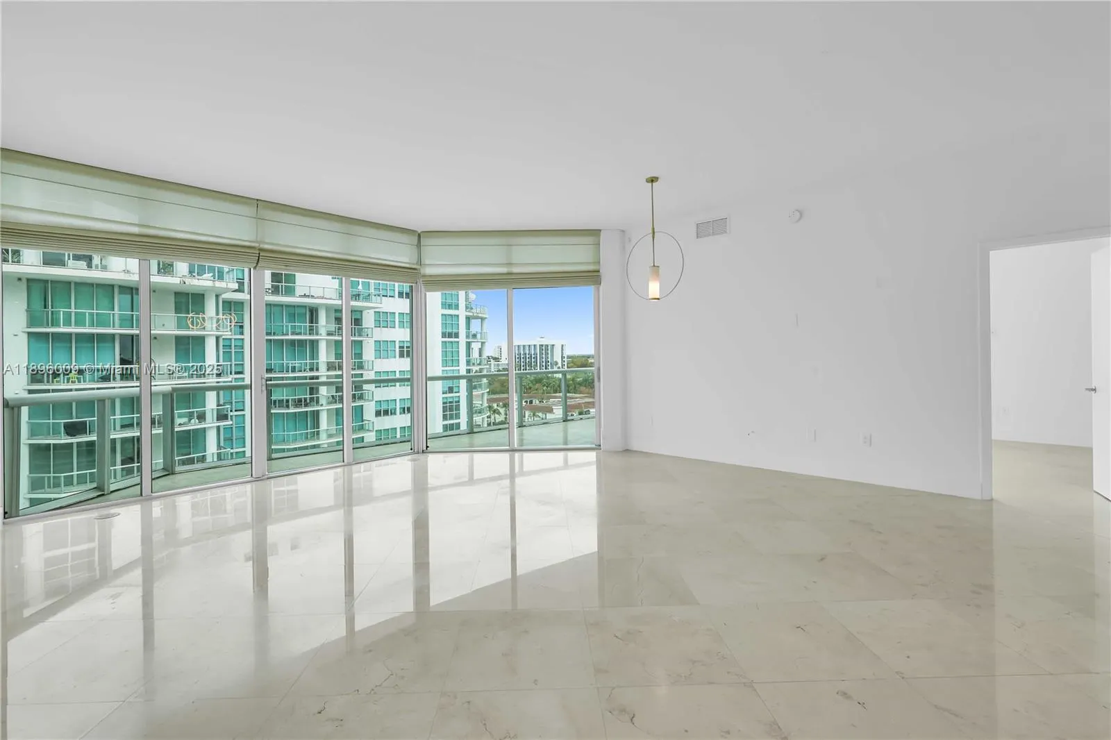 3131 NE 188th St, #2-1005