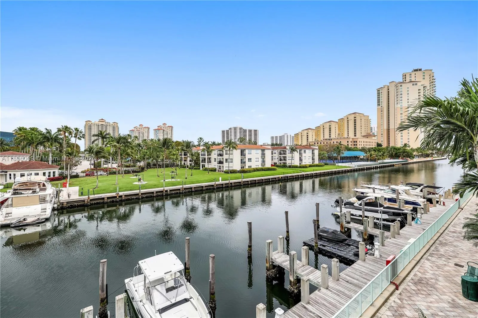 3131 NE 188th St, #2-1005