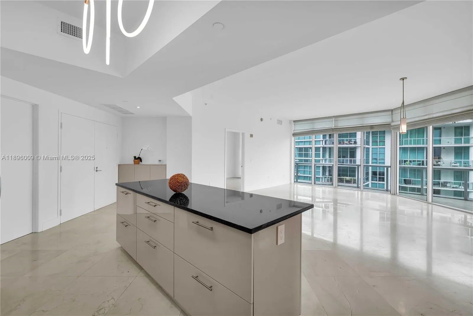 3131 NE 188th St, #2-1005