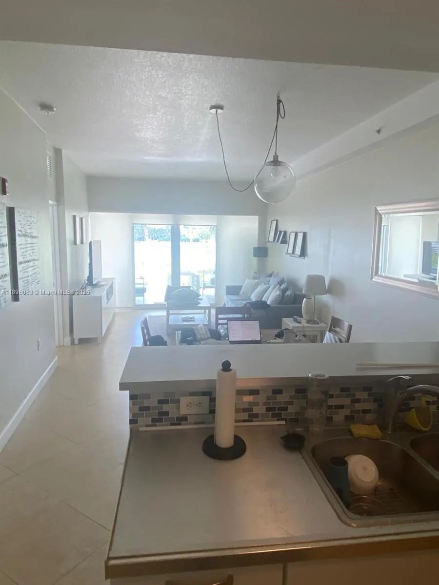 6580 Indian Creek Dr, #206