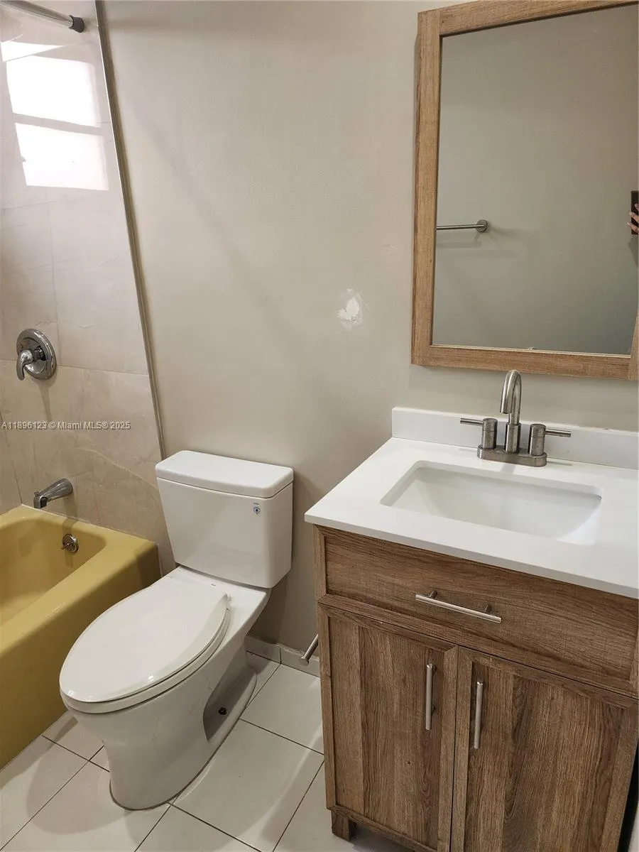 74 E 17th St, #70