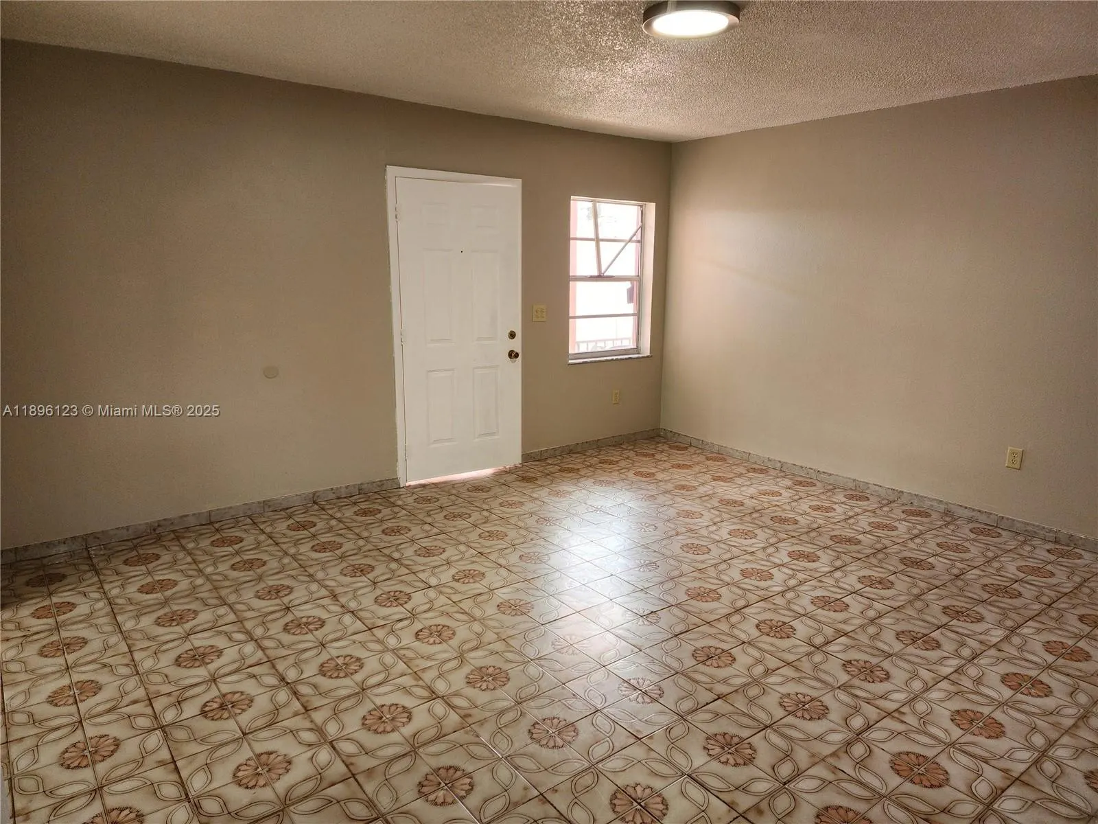 74 E 17th St, #70