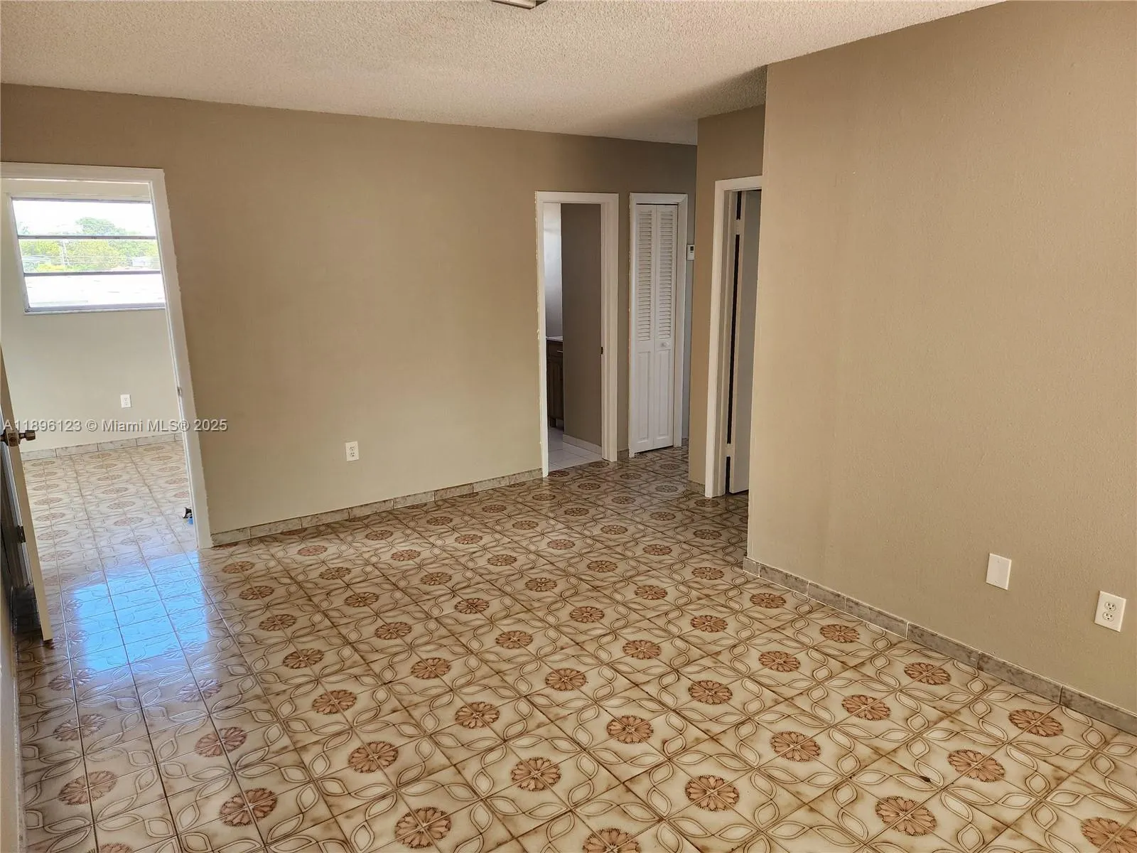 74 E 17th St, #70