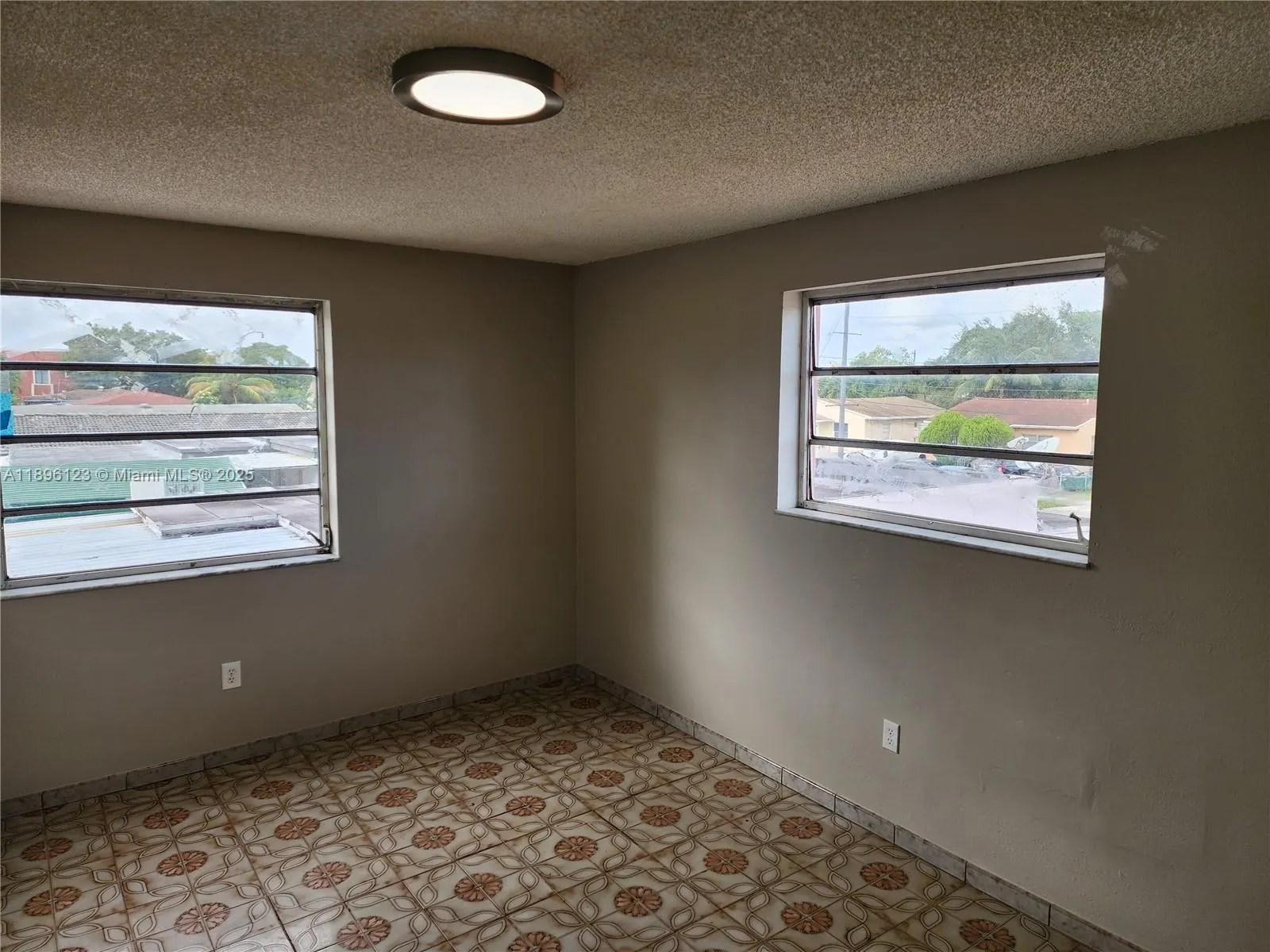 74 E 17th St, #70