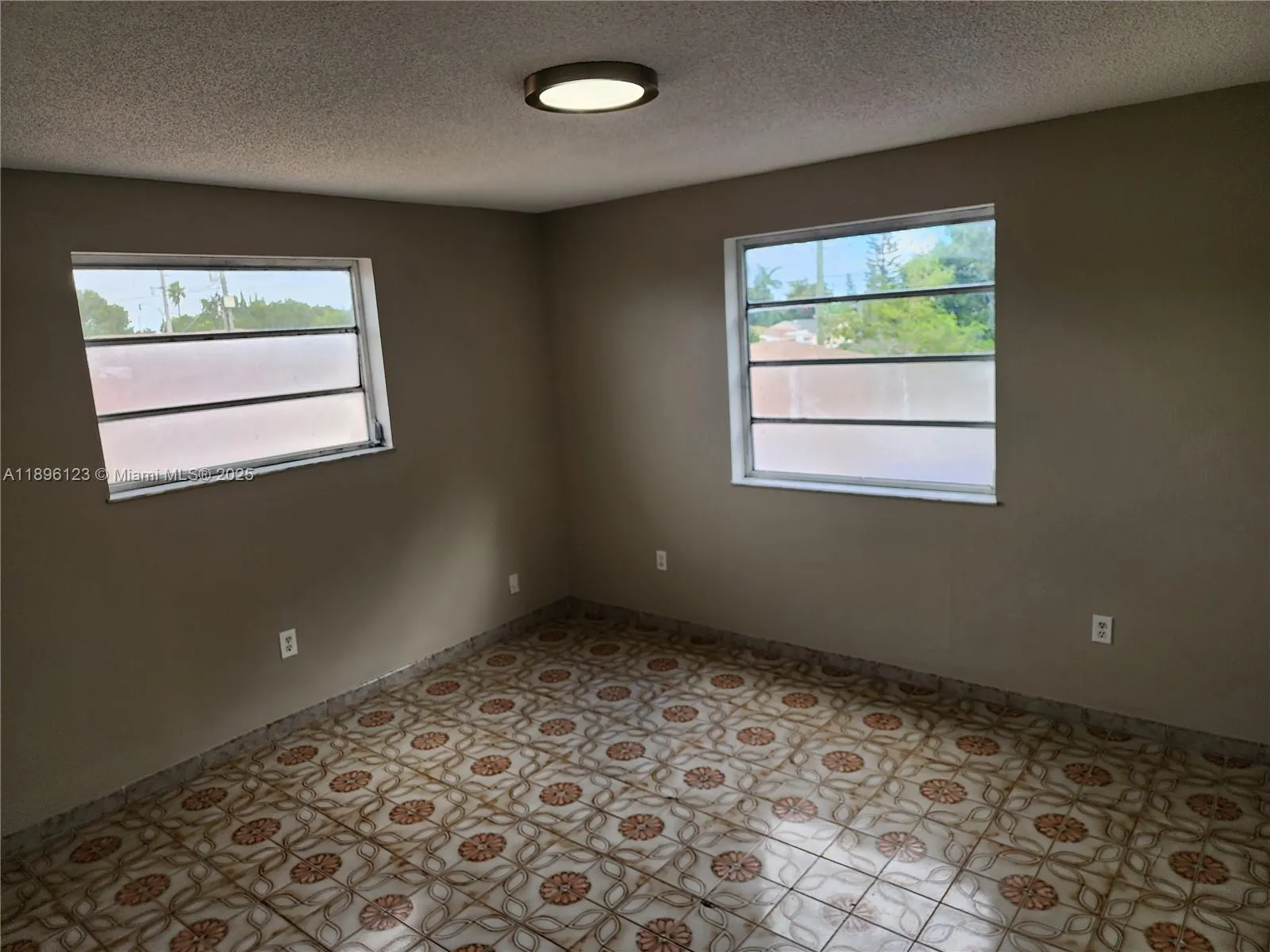 74 E 17th St, #70